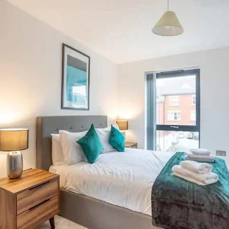 Zeni, Ouse Court Lovely 2 Bed *