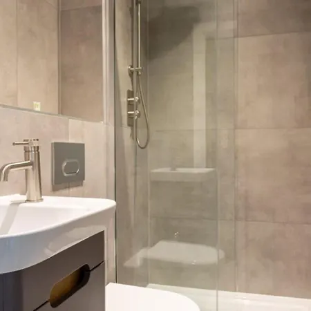 Zeni, Ouse Court Lovely 2 Bed Lejlighed
