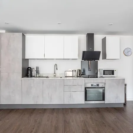 Zeni, Ouse Court Lovely 2 Bed *