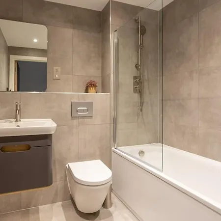 Zeni, Ouse Court Lovely 2 Bed *